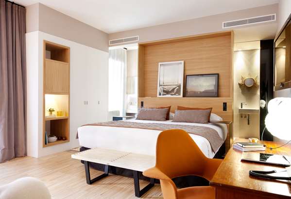 KING JUNIOR SUITE