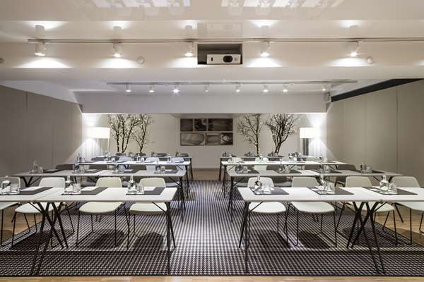Alexandra Barcelona Hotel, Curio Collection by Hilton