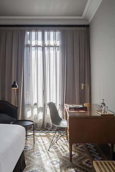 KING COLLECTION ROOM
