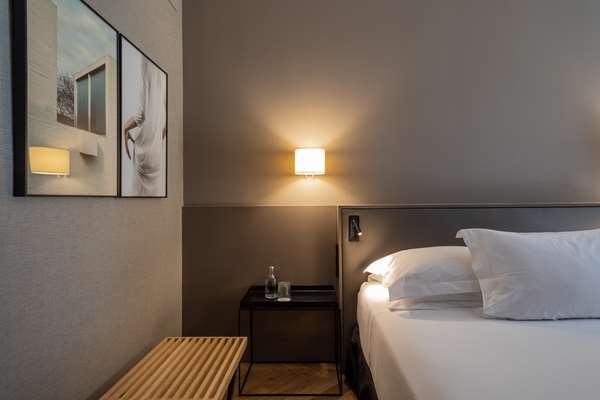 TWIN COLLECTION ROOM