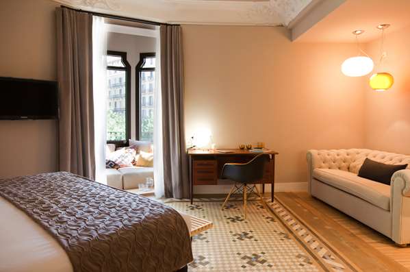 KING JUNIOR SUITE