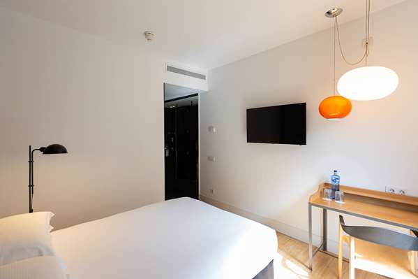 QUEEN GUEST ROOM