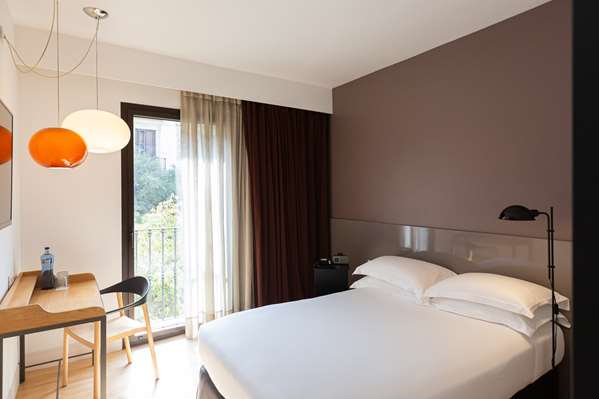 QUEEN GUEST ROOM