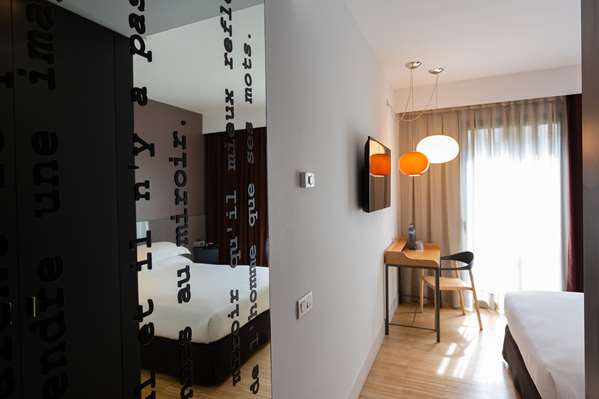 QUEEN GUEST ROOM