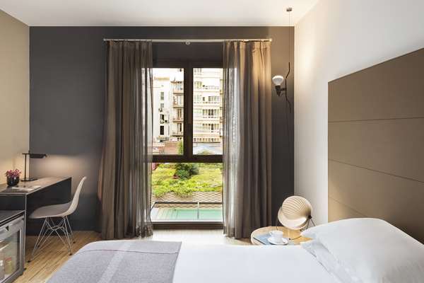 KING SUPERIOR ROOM