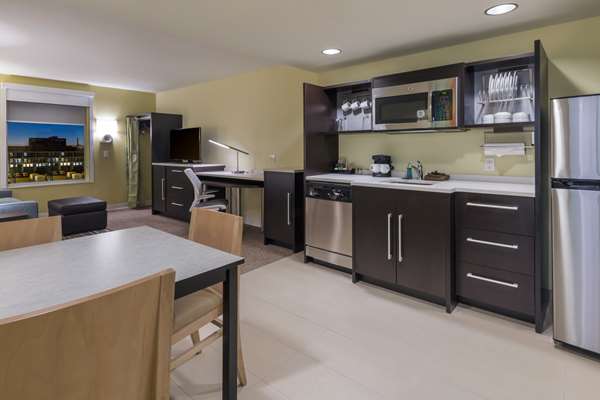  - Home2 Suites by Hilton Downtown Kansas City - I-35, Exit 1C & 1D