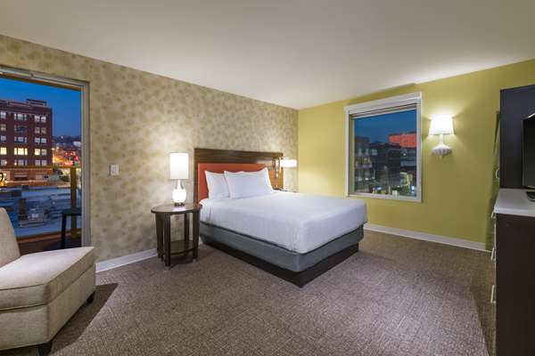  - Home2 Suites by Hilton Downtown Kansas City - I-35, Exit 1C & 1D