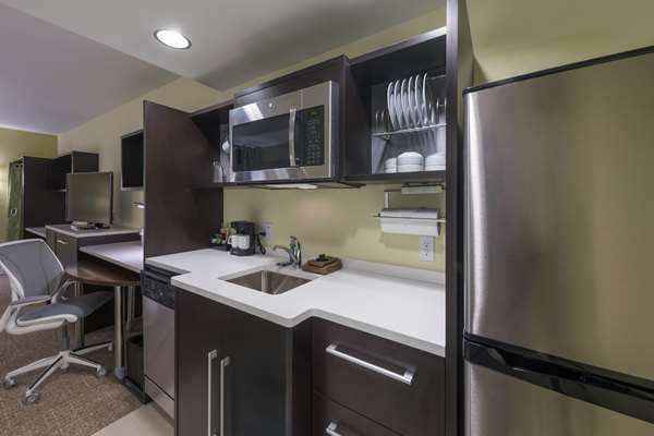  - Home2 Suites by Hilton Downtown Kansas City - I-35, Exit 1C & 1D