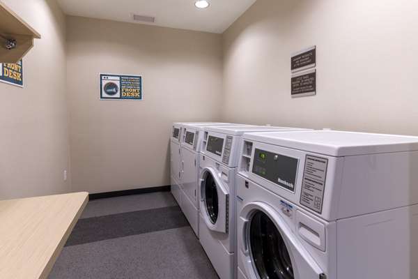  - Home2 Suites by Hilton Downtown Kansas City - I-35, Exit 1C & 1D