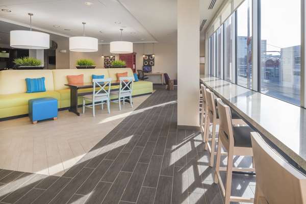  - Home2 Suites by Hilton Downtown Kansas City - I-35, Exit 1C & 1D