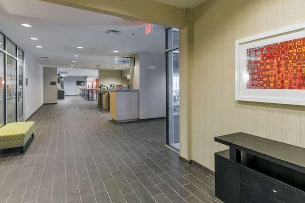  - Home2 Suites by Hilton Downtown Kansas City - I-35, Exit 1C & 1D