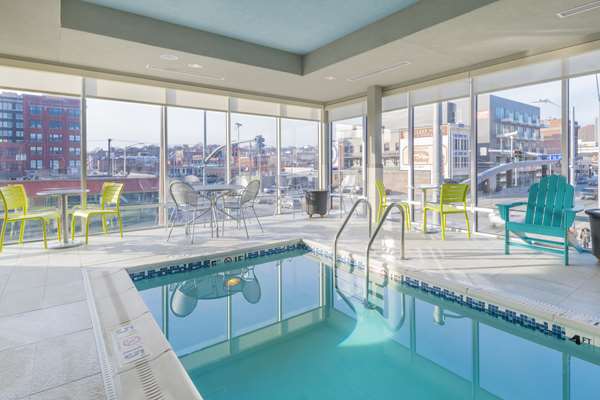 Pool - Home2 Suites by Hilton Downtown Kansas City - I-35, Exit 1C & 1D