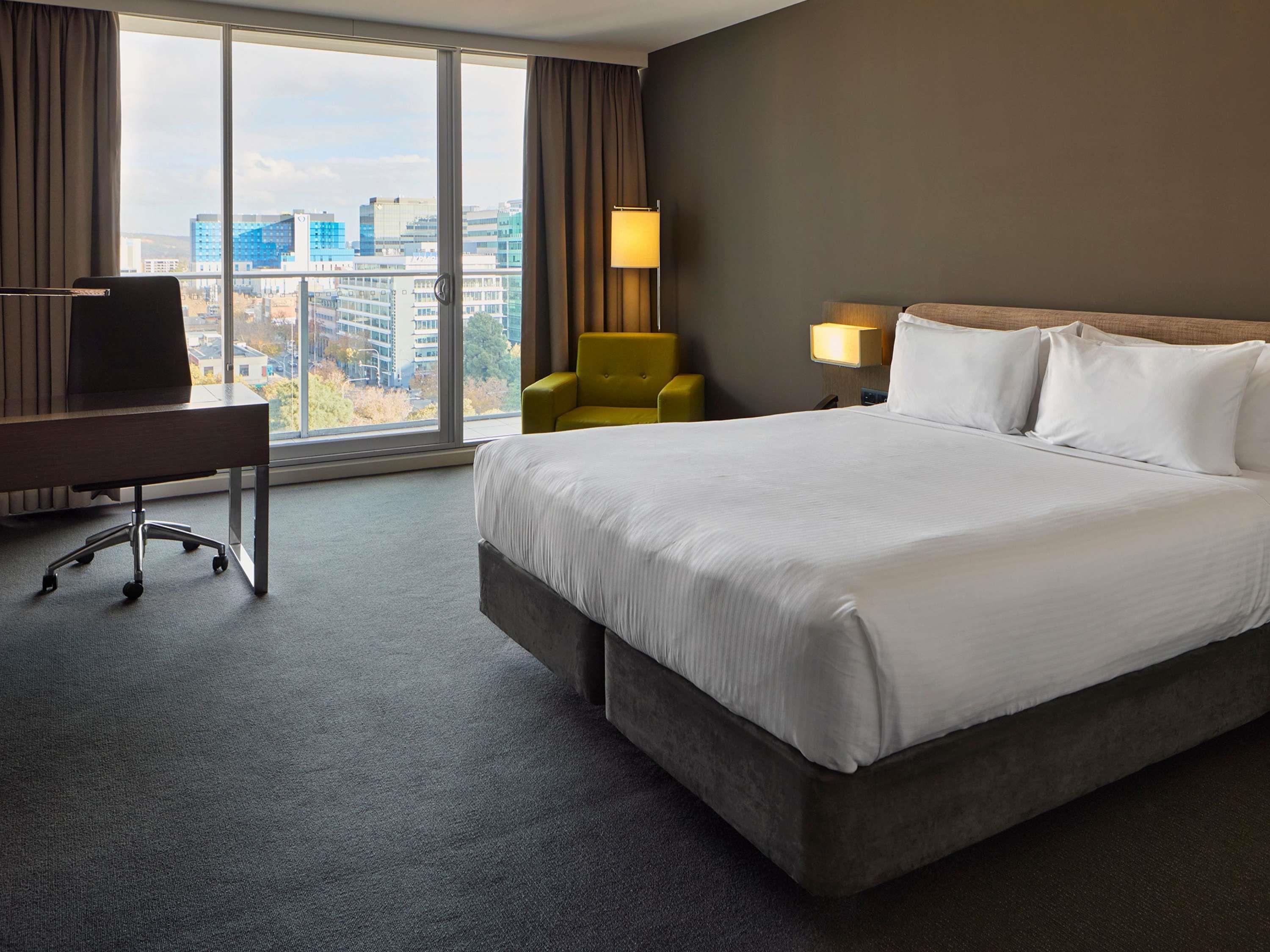 Pullman Adelaide Room Type - DELUXE EXECUTIVE ROOM, Lounge Access, 1 King Size Bed, Park View and Balcony Pullman Adelaide Room Type - DELUXE EXECUTIVE ROOM, Lounge Access, 1 King Size Bed, Park View and Balcony