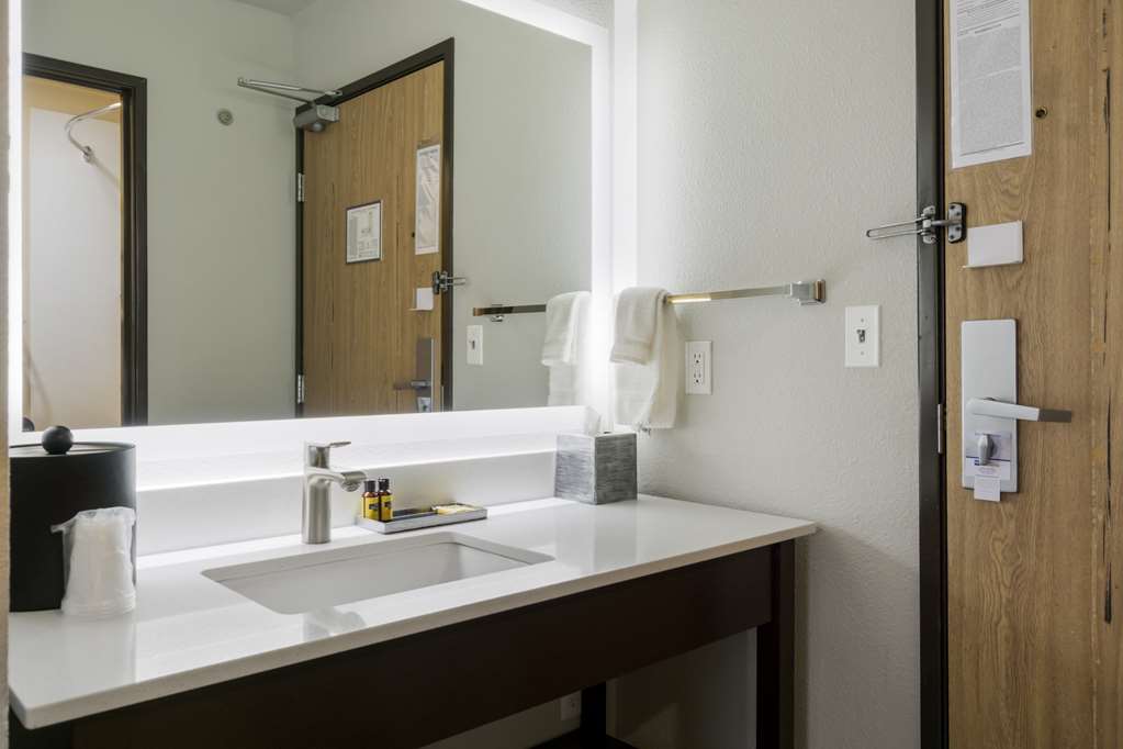 Best Western Plus Renton Inn - Tap to explore photos