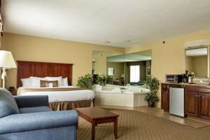  - Barrington Hotel & Suites Branson