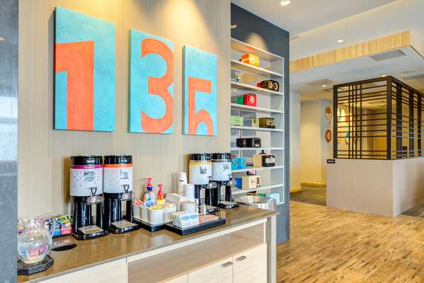 Restaurant - Hampton Inn Waltham