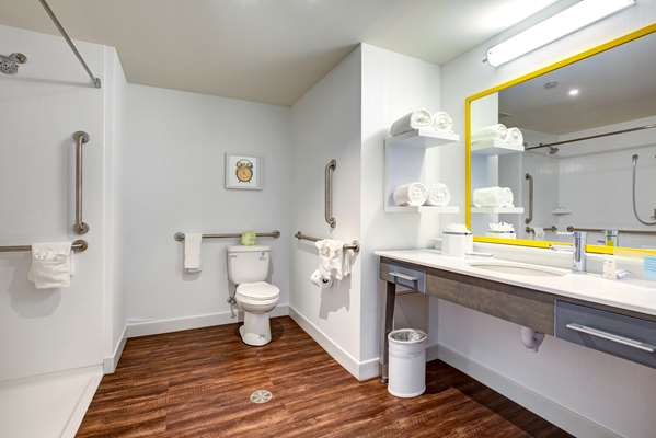  - Hampton Inn Waltham