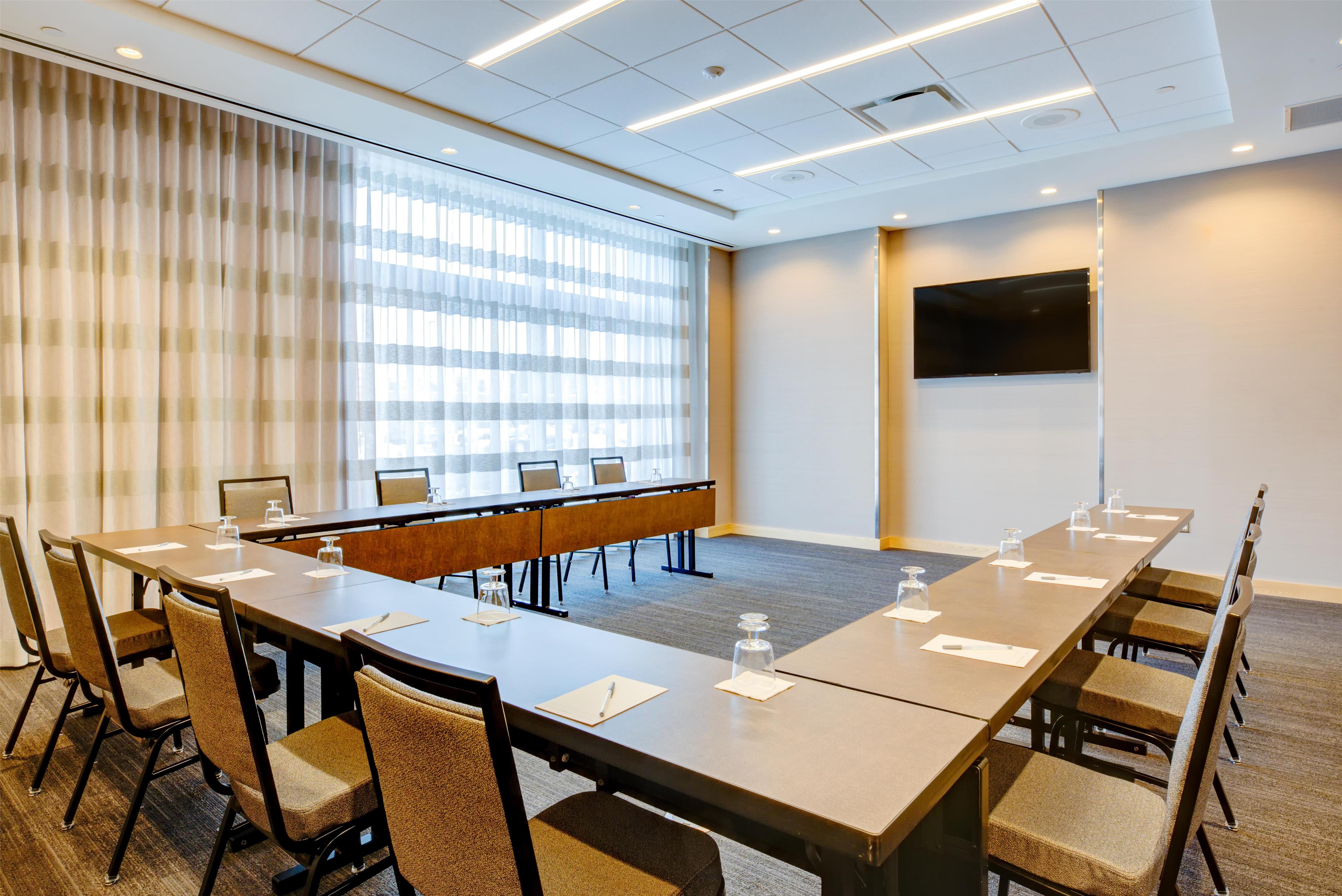 Meeting Room | Hampton Inn & Suites Boston/Waltham