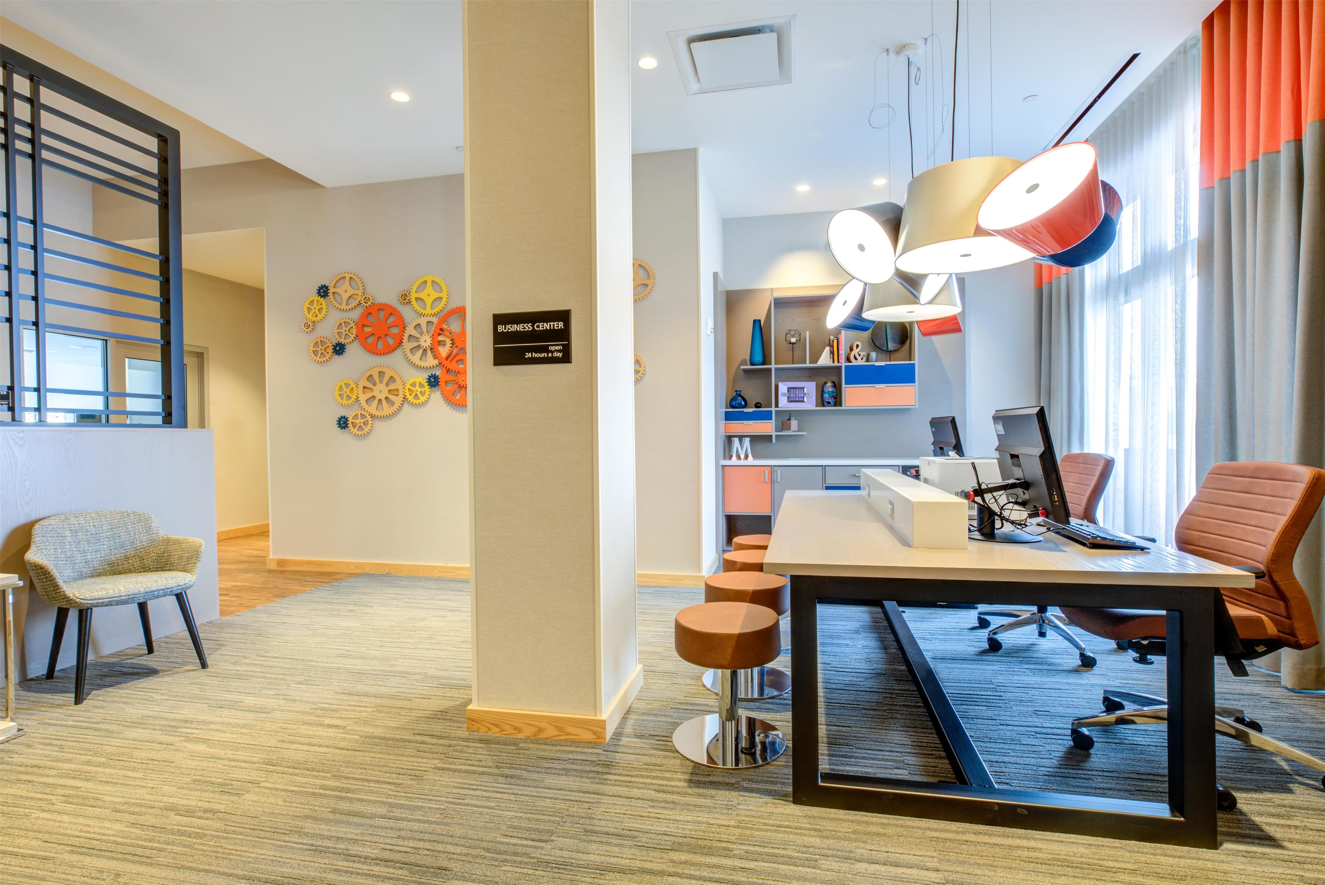 Business Center | Hampton Inn & Suites Boston/Waltham