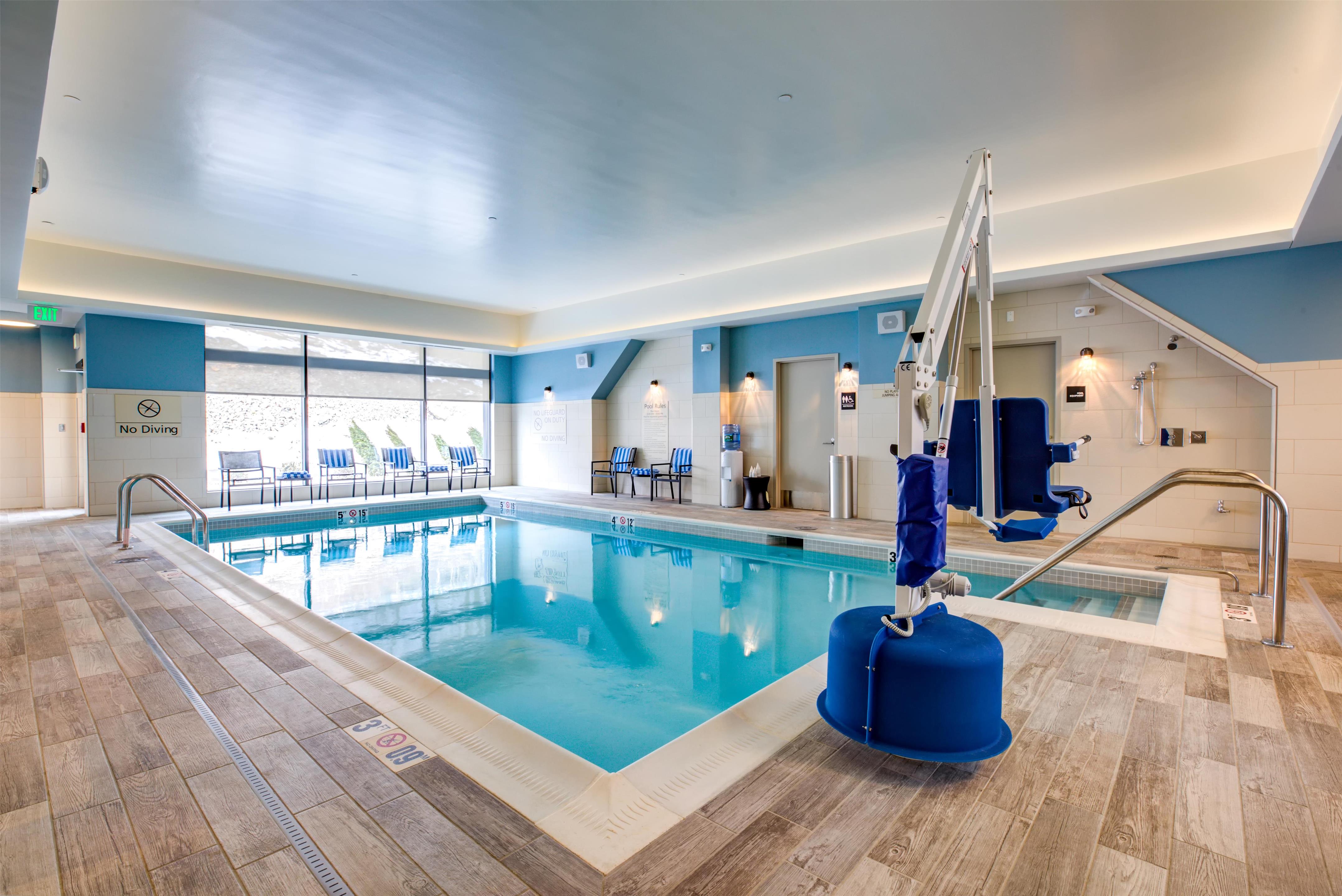 Pool | Hampton Inn & Suites Boston/Waltham