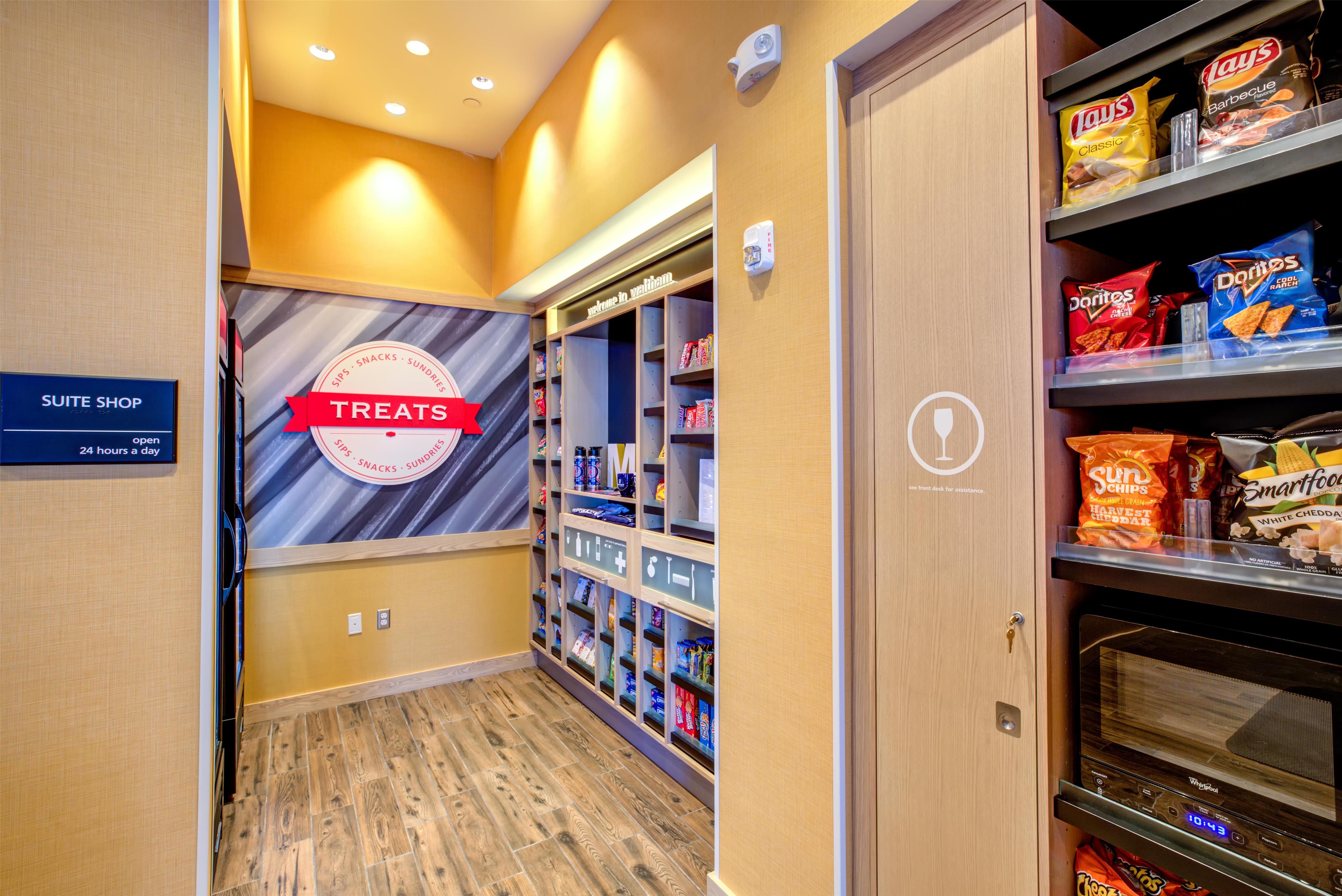 Restaurant | Hampton Inn & Suites Boston/Waltham