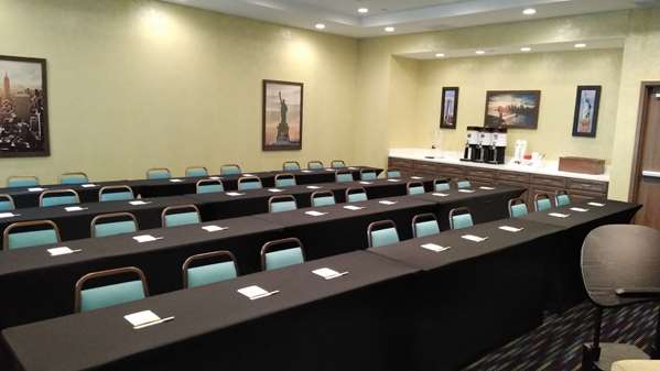 Restaurant - Hampton Inn Paramus