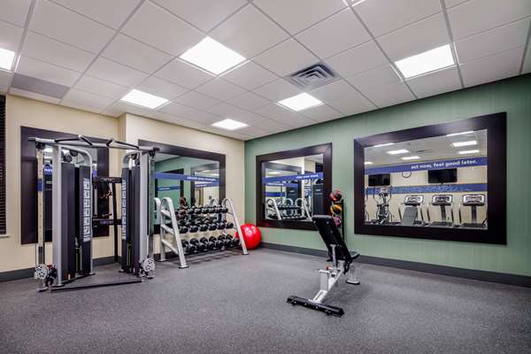 Fitness/ Exercise Room - Hampton Inn Paramus
