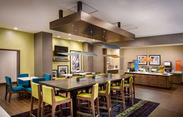 Restaurant - Hampton Inn Paramus