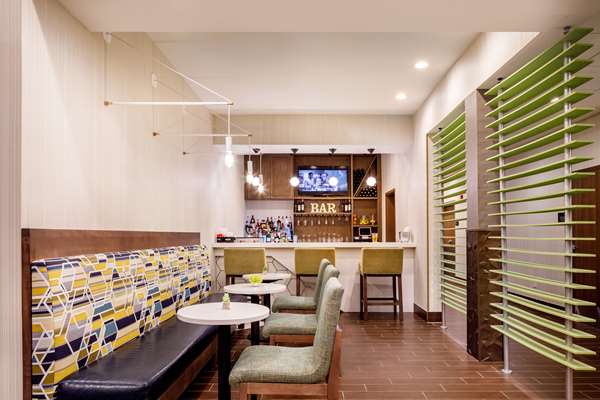 Bar - Hampton Inn Paramus