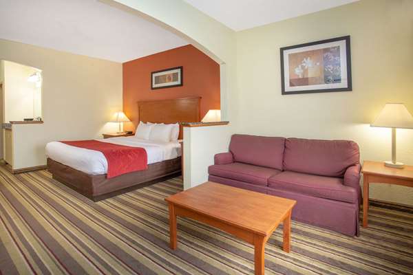  - Baymont Inn & Suites Marion - I-57, Exit 53