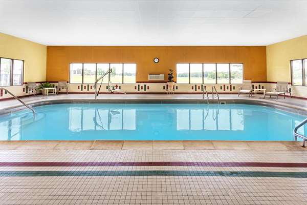 Pool - Baymont Inn & Suites Marion - I-57, Exit 53