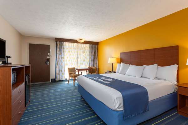  - Days Inn Breezewood - I-70, Exit 147