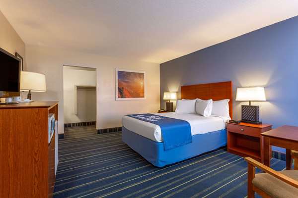  - Days Inn Breezewood - I-70, Exit 147