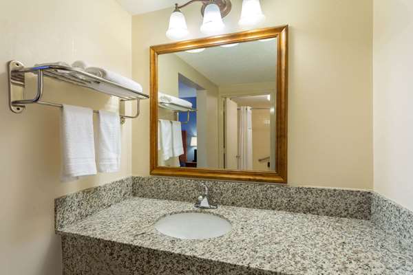 - Days Inn Breezewood - I-70, Exit 147