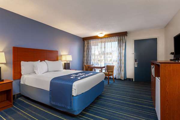  - Days Inn Breezewood - I-70, Exit 147