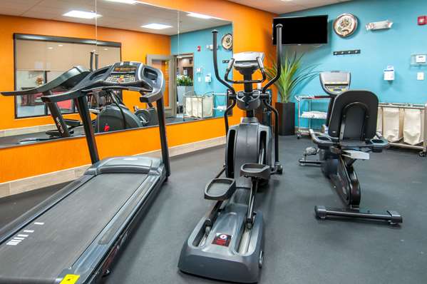 Fitness/ Exercise Room - Days Inn & Suites AT&T Center San Antonio - I-10, Exit 579