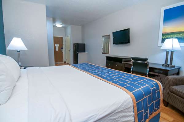  - Days Inn & Suites AT&T Center San Antonio - I-10, Exit 579