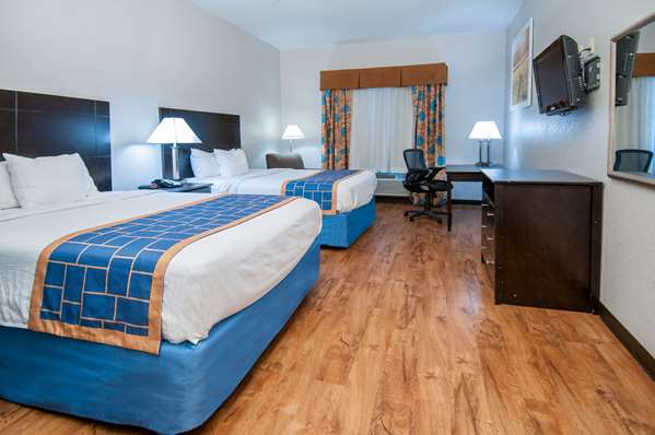  - Days Inn & Suites AT&T Center San Antonio - I-10, Exit 579
