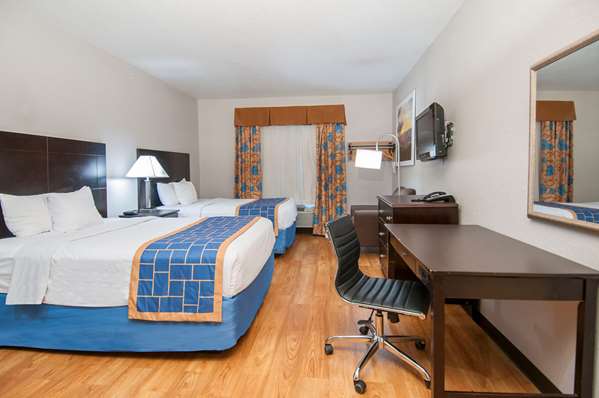  - Days Inn & Suites AT&T Center San Antonio - I-10, Exit 579