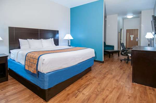  - Days Inn & Suites AT&T Center San Antonio - I-10, Exit 579