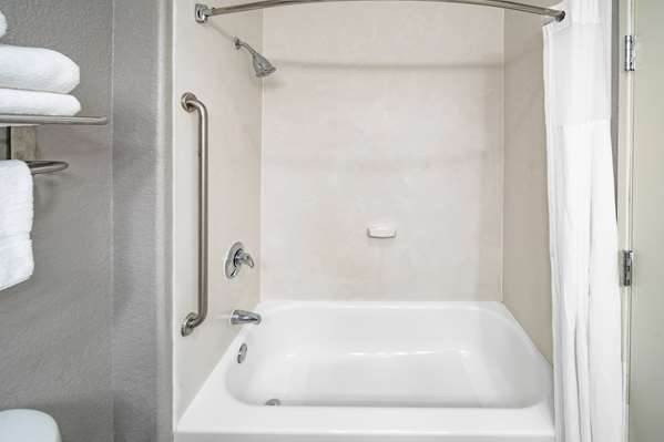  - Days Inn & Suites AT&T Center San Antonio - I-10, Exit 579