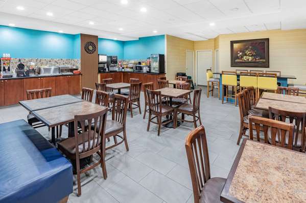 Amenities - Days Inn & Suites AT&T Center San Antonio - I-10, Exit 579