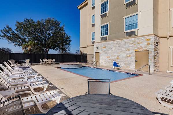 Pool - Days Inn & Suites AT&T Center San Antonio - I-10, Exit 579