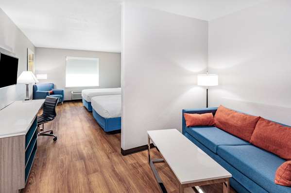  - Days Inn & Suites AT&T Center San Antonio - I-10, Exit 579