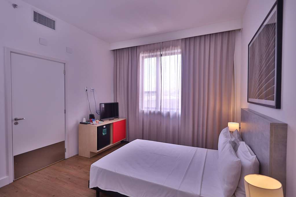 RAMADA ENCORE BY WYNDHAM SAO PAULO-guestroom-Guest Room,On-Site.jpg