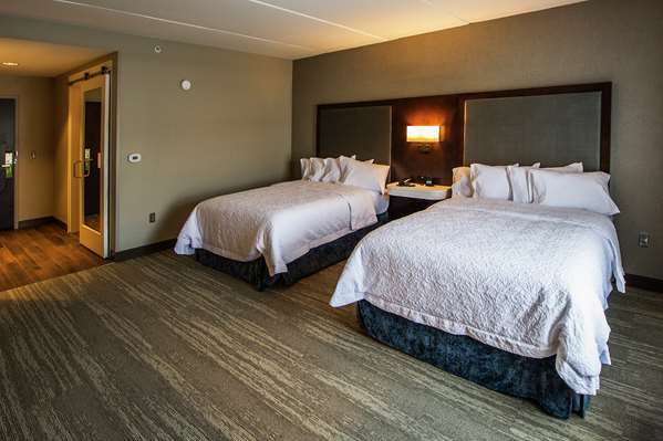  - Hampton Suites Foxborough - I-95, Exit 13A