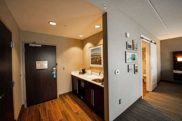  - Hampton Suites Foxborough - I-95, Exit 13A