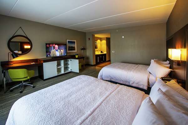  - Hampton Suites Foxborough - I-95, Exit 13A