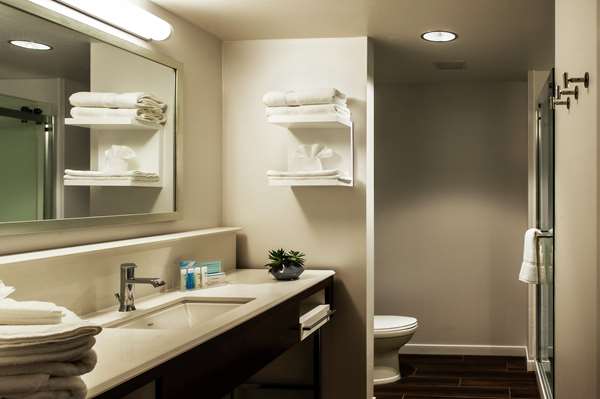  - Hampton Suites Foxborough - I-95, Exit 13A