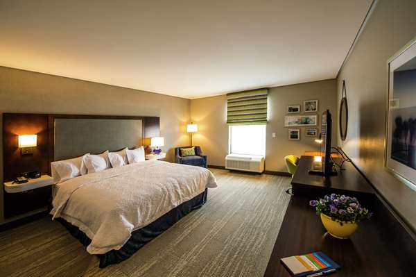  - Hampton Suites Foxborough - I-95, Exit 13A
